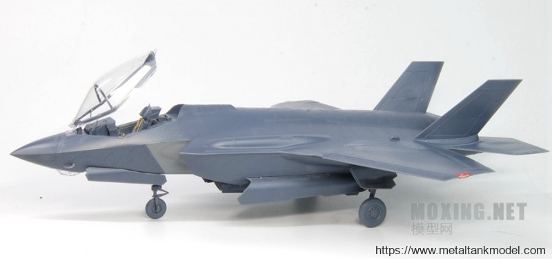 [坦克模型对比评测]MENG(LS007) VS 小鹰(80103)-1/48 F-35A