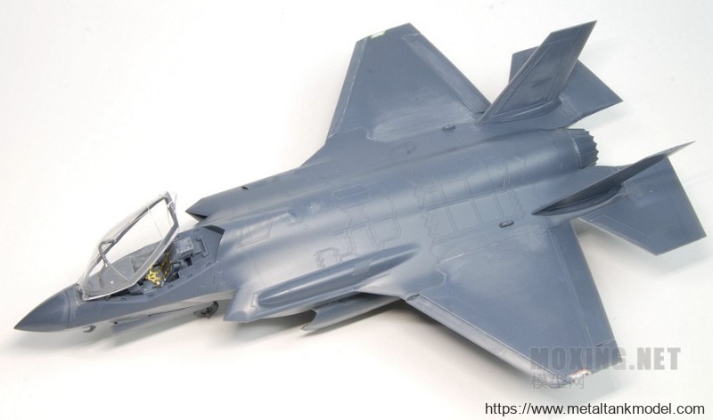 [坦克模型对比评测]MENG(LS007) VS 小鹰(80103)-1/48 F-35A
