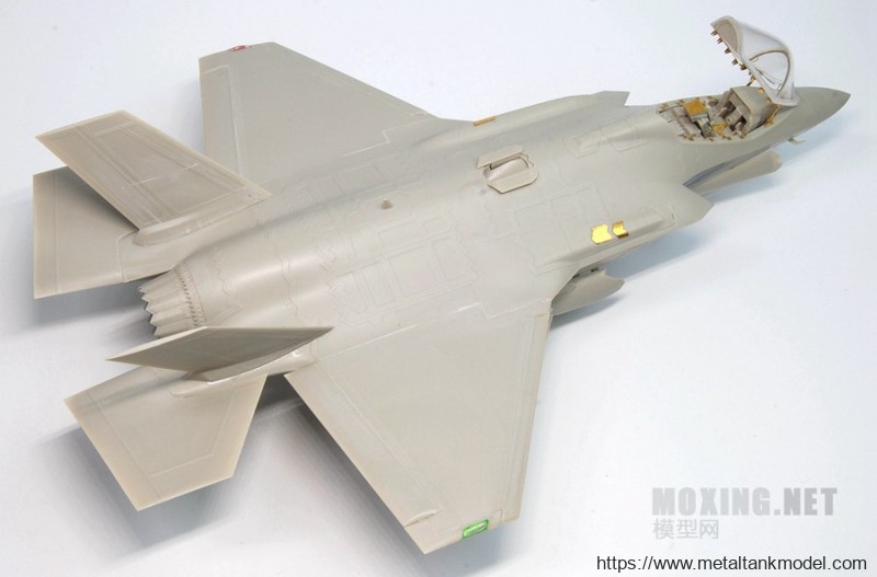 [坦克模型对比评测]MENG(LS007) VS 小鹰(80103)-1/48 F-35A