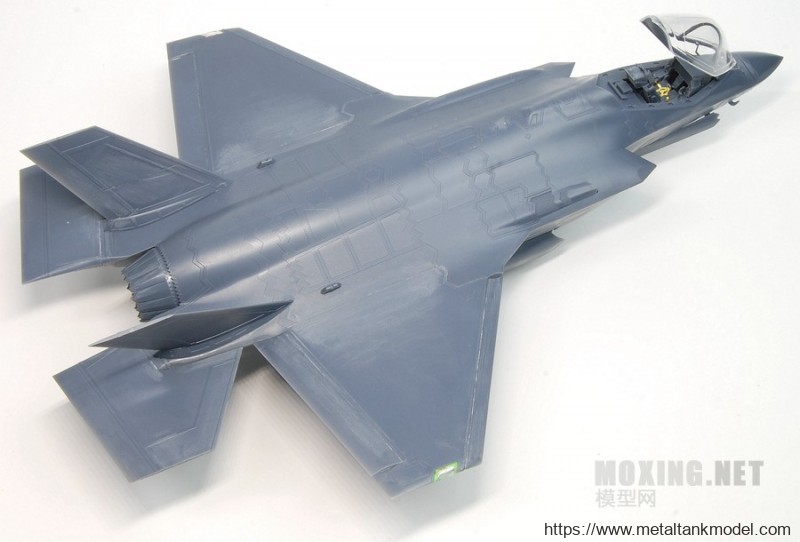 [坦克模型对比评测]MENG(LS007) VS 小鹰(80103)-1/48 F-35A