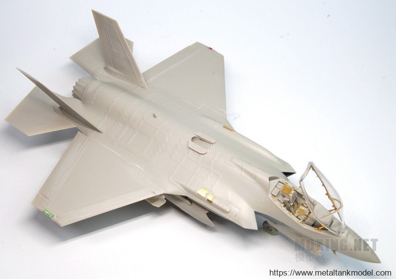 [坦克模型对比评测]MENG(LS007) VS 小鹰(80103)-1/48 F-35A