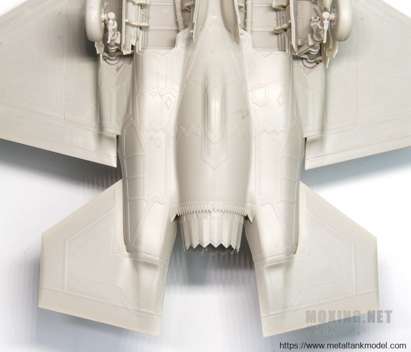 [坦克模型对比评测]MENG(LS007) VS 小鹰(80103)-1/48 F-35A
