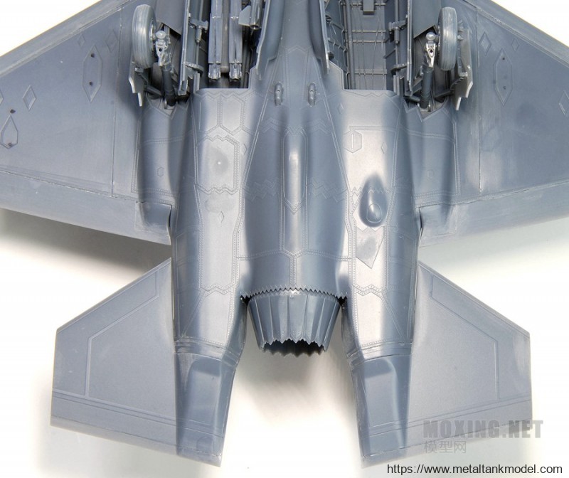 [坦克模型对比评测]MENG(LS007) VS 小鹰(80103)-1/48 F-35A