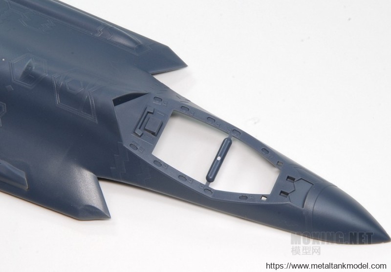 [坦克模型对比评测]MENG(LS007) VS 小鹰(80103)-1/48 F-35A
