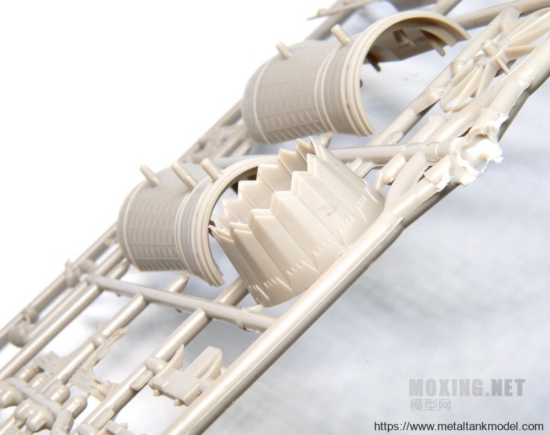 [坦克模型对比评测]MENG(LS007) VS 小鹰(80103)-1/48 F-35A
