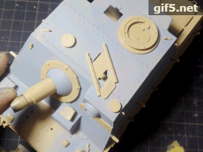 [模型网评测]田宫(35353)-1/35德国4号