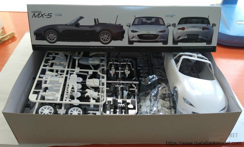 [模型网评测]田宫-1/24马自达MX-5/ROADSTER敞篷跑车(24342)-实车简介 - 第2张  | 制作坦克模型记录