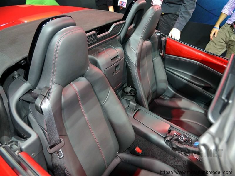 [模型网评测]田宫-1/24马自达MX-5/ROADSTER敞篷跑车(24342)-实车简介 - 第1张  | 制作坦克模型记录