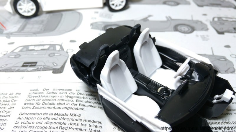 [模型网评测]田宫-1/24马自达MX-5/ROADSTER敞篷跑车(24342)-实车简介 - 第2张  | 制作坦克模型记录