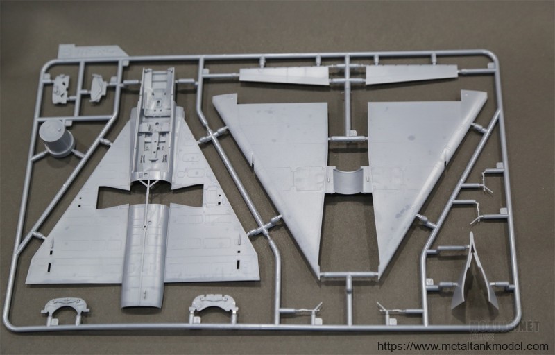 [模型网评测]MENG-1/72康维尔F-106A