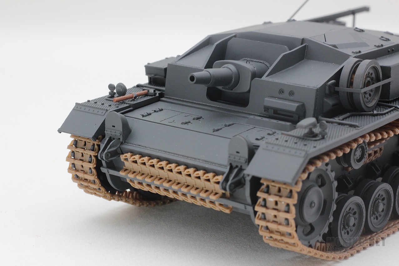 [模型网评测]威骏(CB35119)-1/35德国三号突击炮E型(东线战场1942)-简介 - 第2张  | 制作坦克模型记录