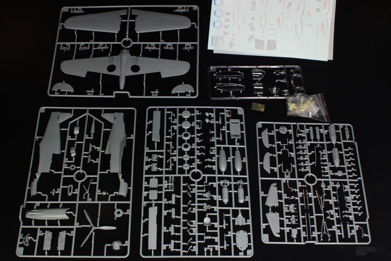 [模型网评测]威骏(FB4009)-1/48寇蒂斯霍克81A-2战斗机(P-40精装特别版)-开盒 - 第1张  | 制作坦克模型记录