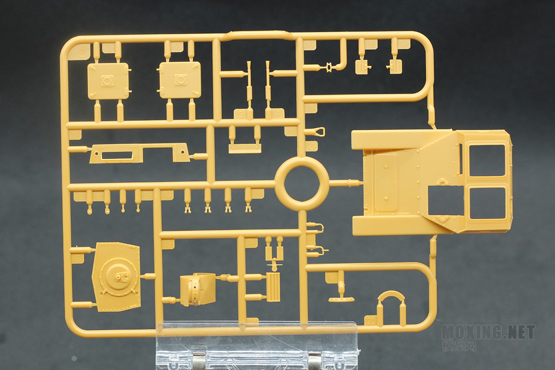 [模型网评测]威骏-1/35 意大利L35/c超轻型坦克搭载20毫米反坦克枪(CB35049)-开盒 - 第1张  | 制作坦克模型记录