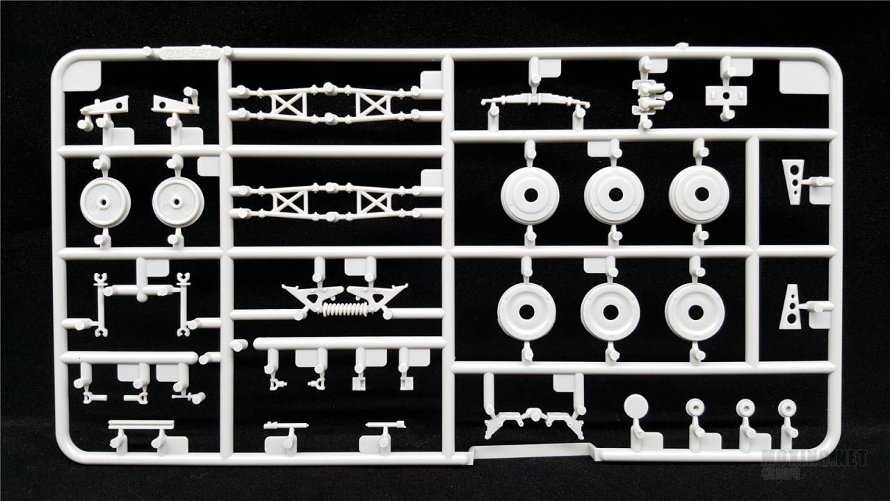 [模型网评测]威骏(CB35133)-1/35克虏伯Kfz.69牵引车(早期型)与37mm Pak36反坦克炮-简介及开盒 - 第2张  | 制作坦克模型记录