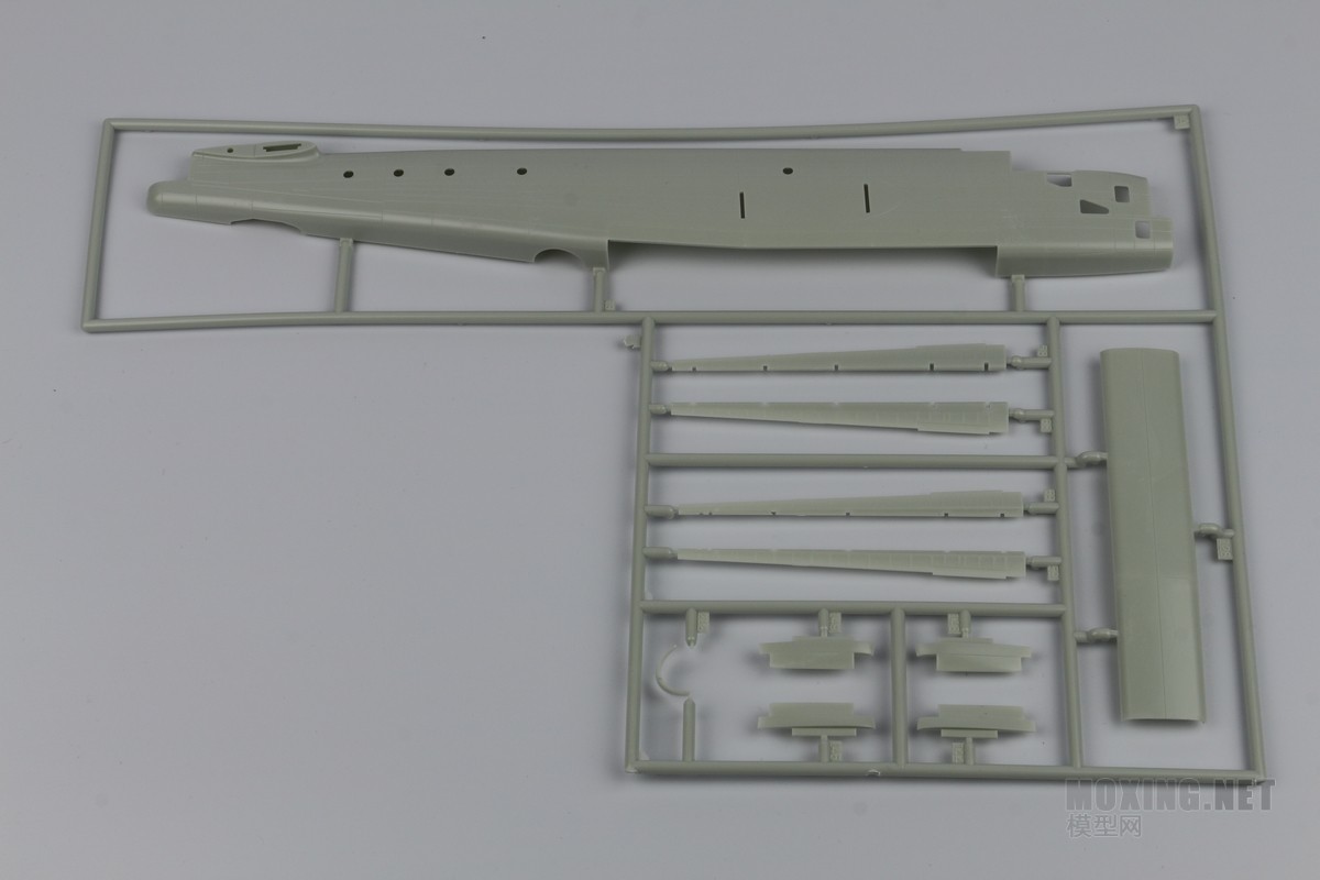 [模型网评测]威望-1/72英国哈利法克斯B MK.III轰炸机(04936)-实机简介 - 第1张  | 制作坦克模型记录