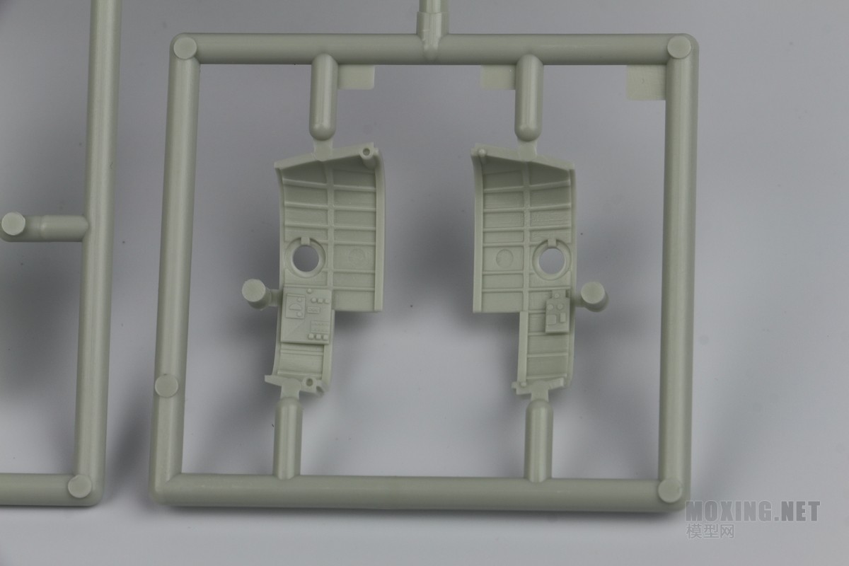 [模型网评测]威望-1/72英国哈利法克斯B MK.III轰炸机(04936)-实机简介 - 第12张  | 制作坦克模型记录