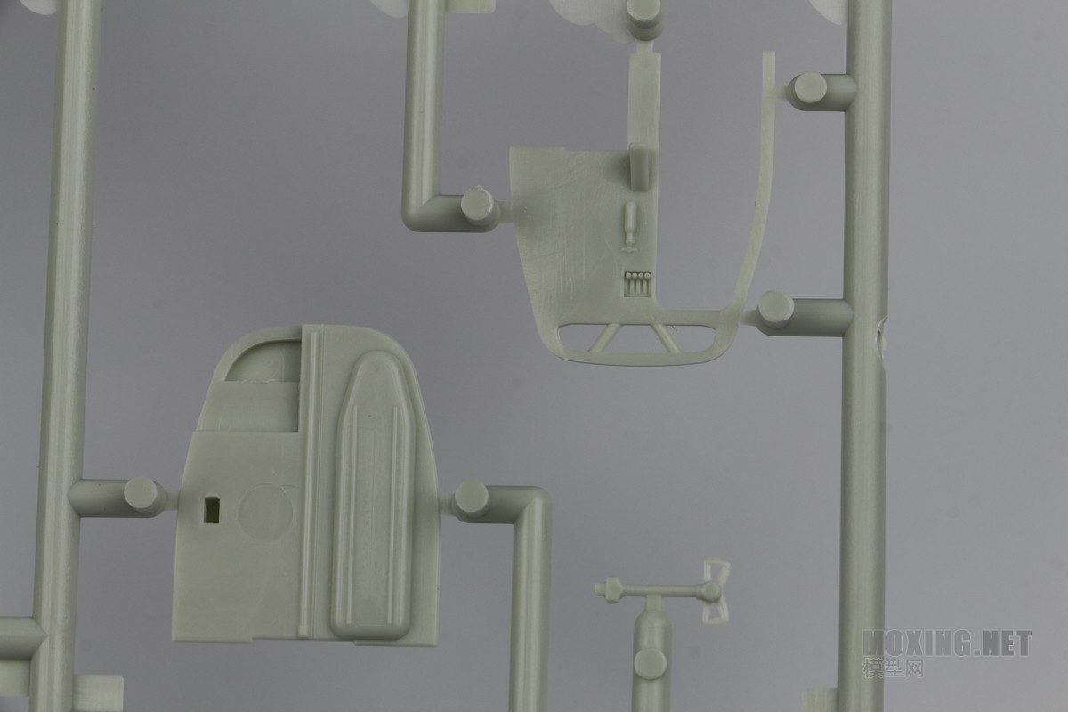 [模型网评测]威望-1/72英国哈利法克斯B MK.III轰炸机(04936)-实机简介 - 第11张  | 制作坦克模型记录