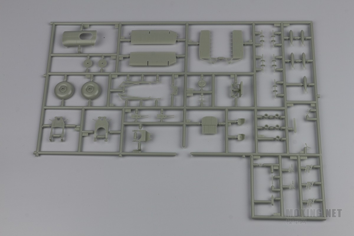 [模型网评测]威望-1/72英国哈利法克斯B MK.III轰炸机(04936)-实机简介 - 第1张  | 制作坦克模型记录