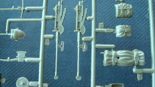 [开盒评测]威望-1/35美国M3A1轮式装甲运输车(03078)-封面及总览 - 第10张  | 制作坦克模型记录