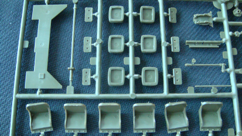 [开盒评测]威望-1/35美国M3A1轮式装甲运输车(03078)-封面及总览 - 第4张  | 制作坦克模型记录