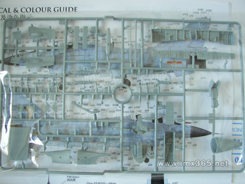 [开盒评测]威骏-1/48中国歼-10S双座型战斗机(FB4005)-封绘及开盒 - 第4张  | 制作坦克模型记录