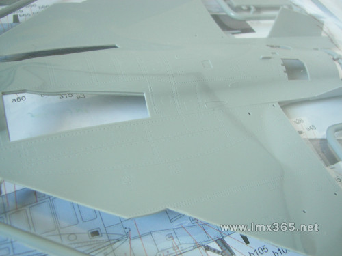 [开盒评测]威骏-1/48中国歼-10S双座型战斗机(FB4005)-封绘及开盒 - 第7张  | 制作坦克模型记录