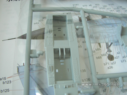 [开盒评测]威骏-1/48中国歼-10S双座型战斗机(FB4005)-封绘及开盒 - 第5张  | 制作坦克模型记录