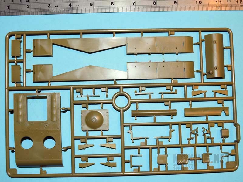 [开盒评测]威骏-1/35苏联KV-85重型坦克(CB35110)-封绘及简介 - 第1张  | 制作坦克模型记录