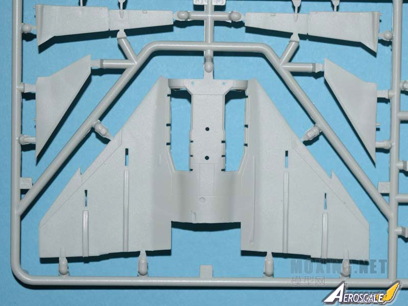 [开盒评测]威望-1/72瑞典JAS-39