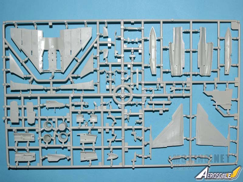 [开盒评测]威望-1/72瑞典JAS-39
