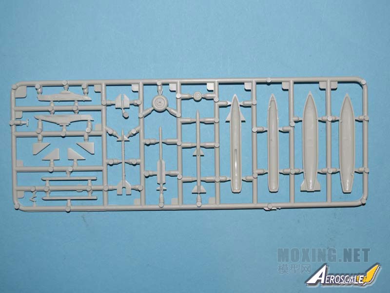 [开盒评测]威望-1/72瑞典JAS-39