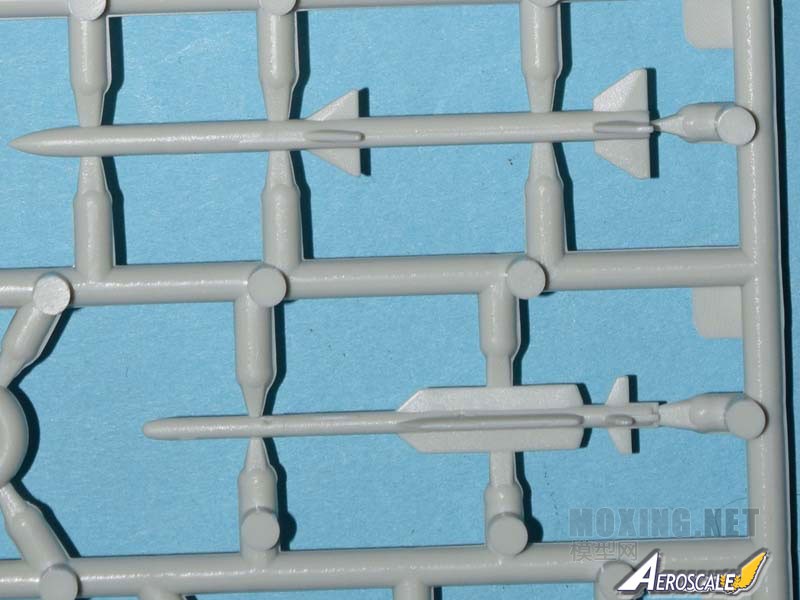 [开盒评测]威望-1/72瑞典JAS-39
