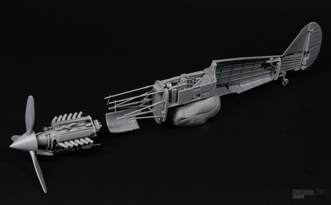 [模型网评测]威骏-1/48寇蒂斯P-40C(霍克81A-2)战斗机(飞虎队)(FB4006)-实机简介 - 第7张  | 制作坦克模型记录