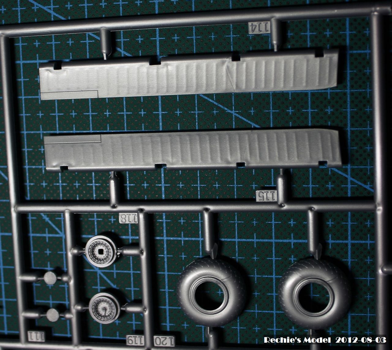 [开盒评测]威望-1/72波音B-17G