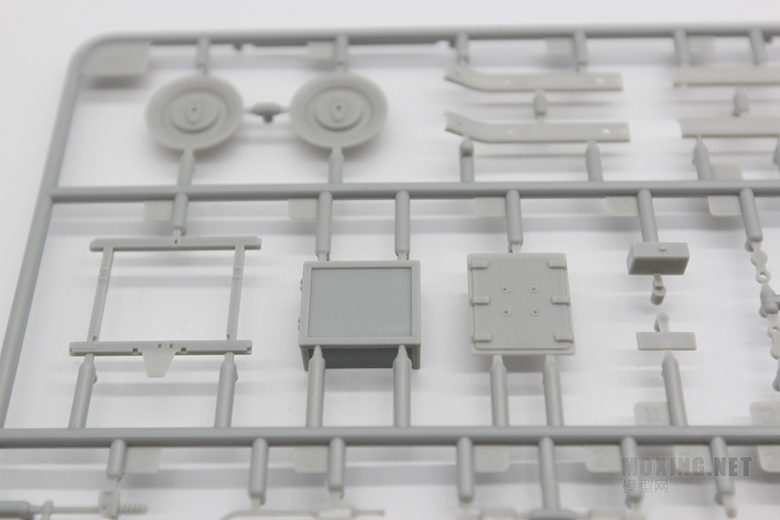 [模型网评测]威骏-1/35德国霍希(Kfz12)早期型+ 28mm sPzB41反坦克炮+拖车(CB35209)-开盒一览 - 第3张  | 制作坦克模型记录