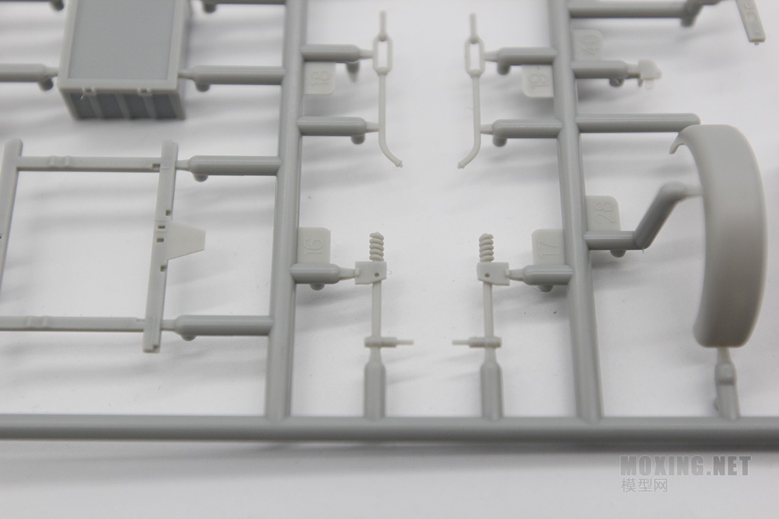 [模型网评测]威骏-1/35德国霍希(Kfz12)早期型+ 28mm sPzB41反坦克炮+拖车(CB35209)-开盒一览 - 第6张  | 制作坦克模型记录
