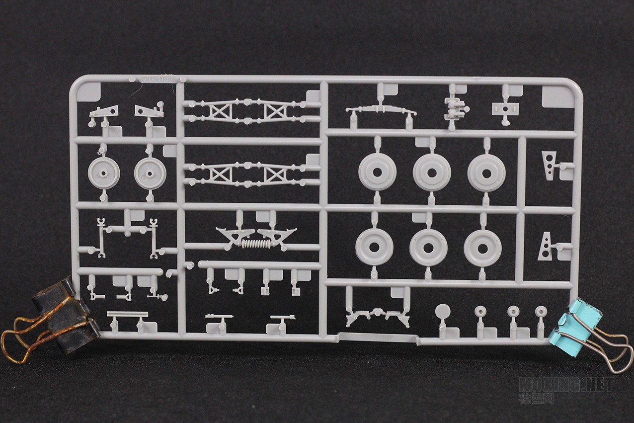 [模型网评测]威骏(CB35138)-1/35克虏伯Kfz.69牵引车(后期型)及Pak36反坦克炮-开盒 - 第2张  | 制作坦克模型记录