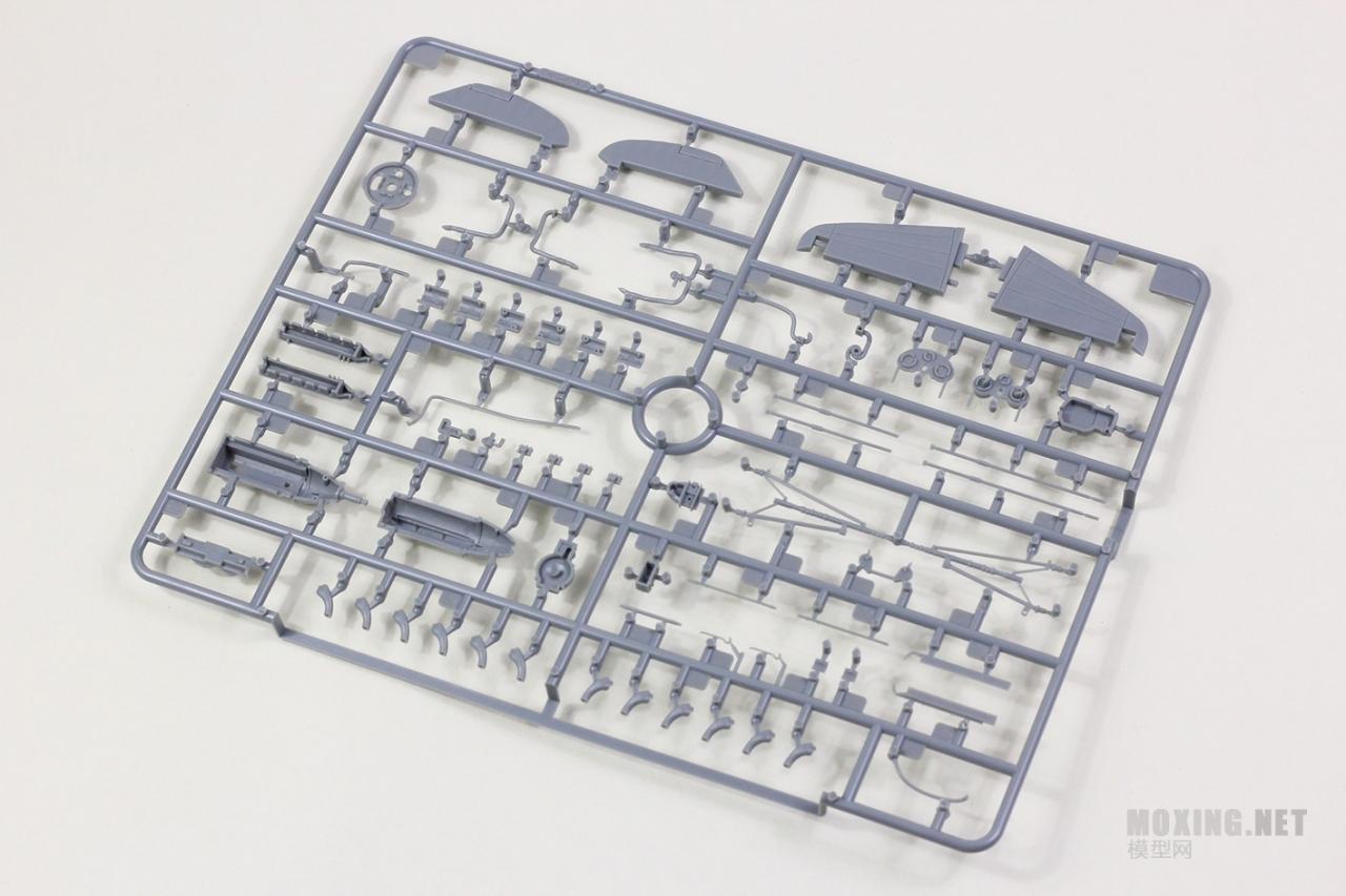 [模型网评测]威骏-1/48 P-40C