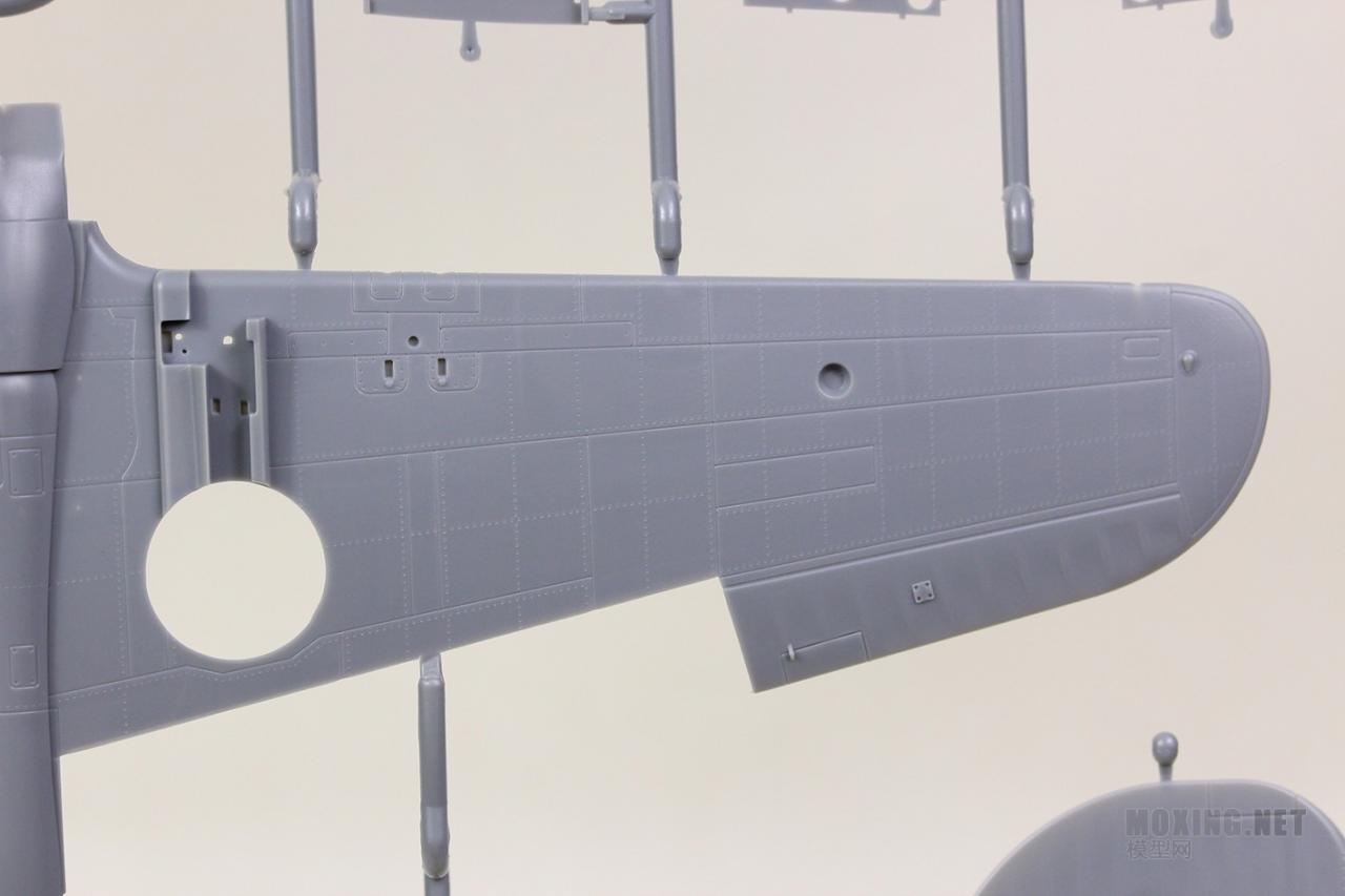 [模型网评测]威骏-1/48 P-40C