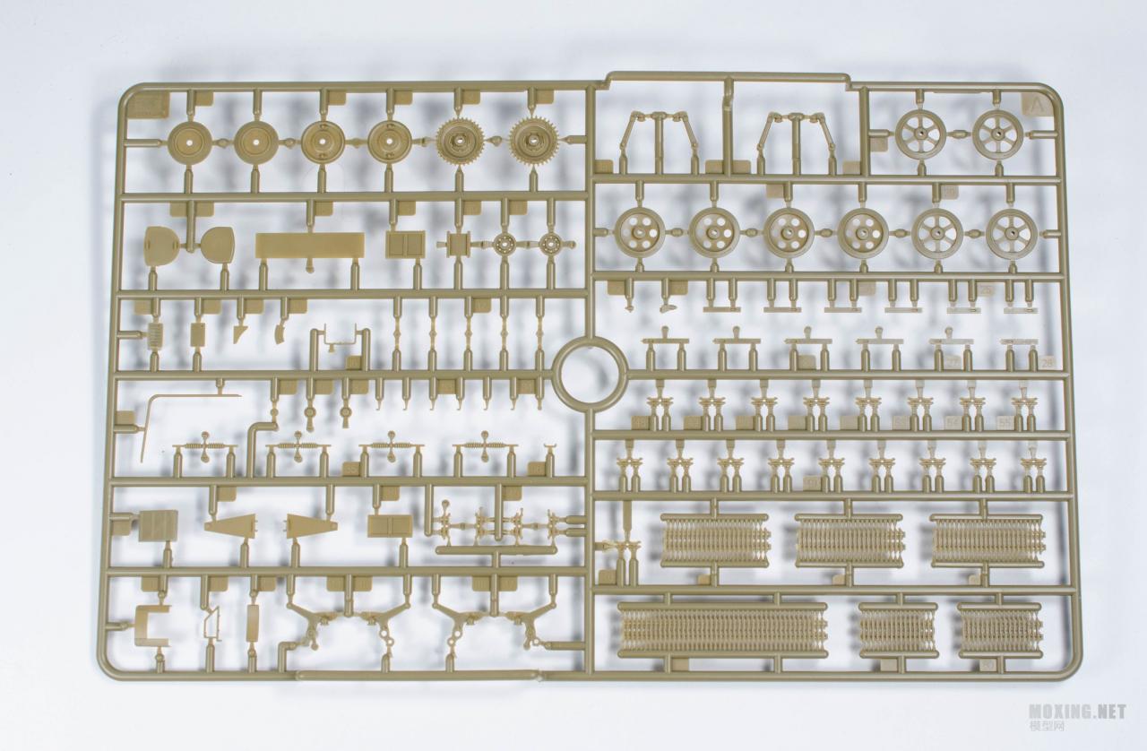 [模型网评测]威骏(CB35189)-1/35英军劳埃德MK.II履带式牵引车及6磅反坦克炮-开盒 - 第1张  | 制作坦克模型记录