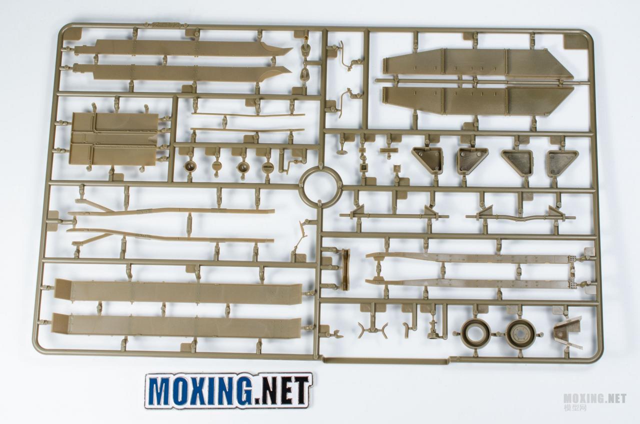 [模型网评测]威骏(CB35189)-1/35英军劳埃德MK.II履带式牵引车及6磅反坦克炮-开盒 - 第2张  | 制作坦克模型记录