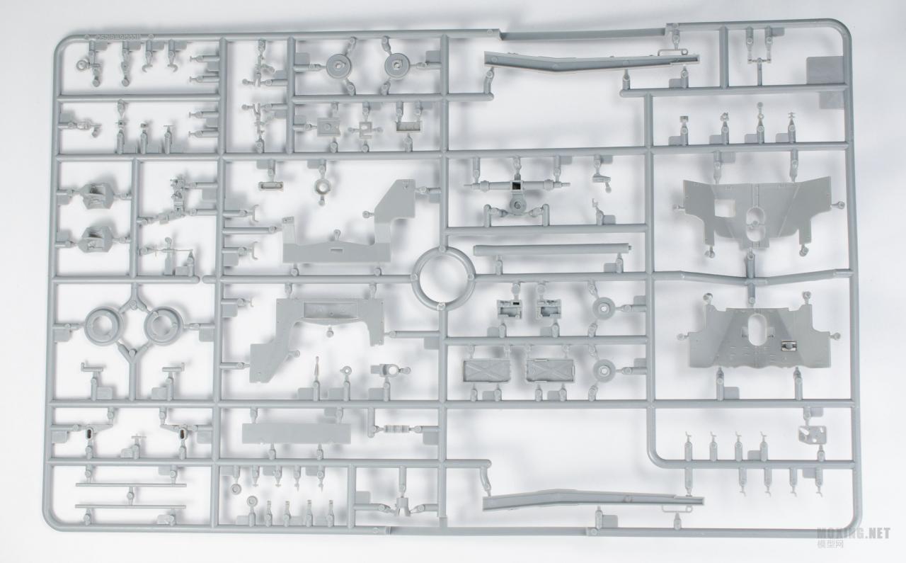 [模型网评测]威骏(CB35189)-1/35英军劳埃德MK.II履带式牵引车及6磅反坦克炮-开盒 - 第2张  | 制作坦克模型记录