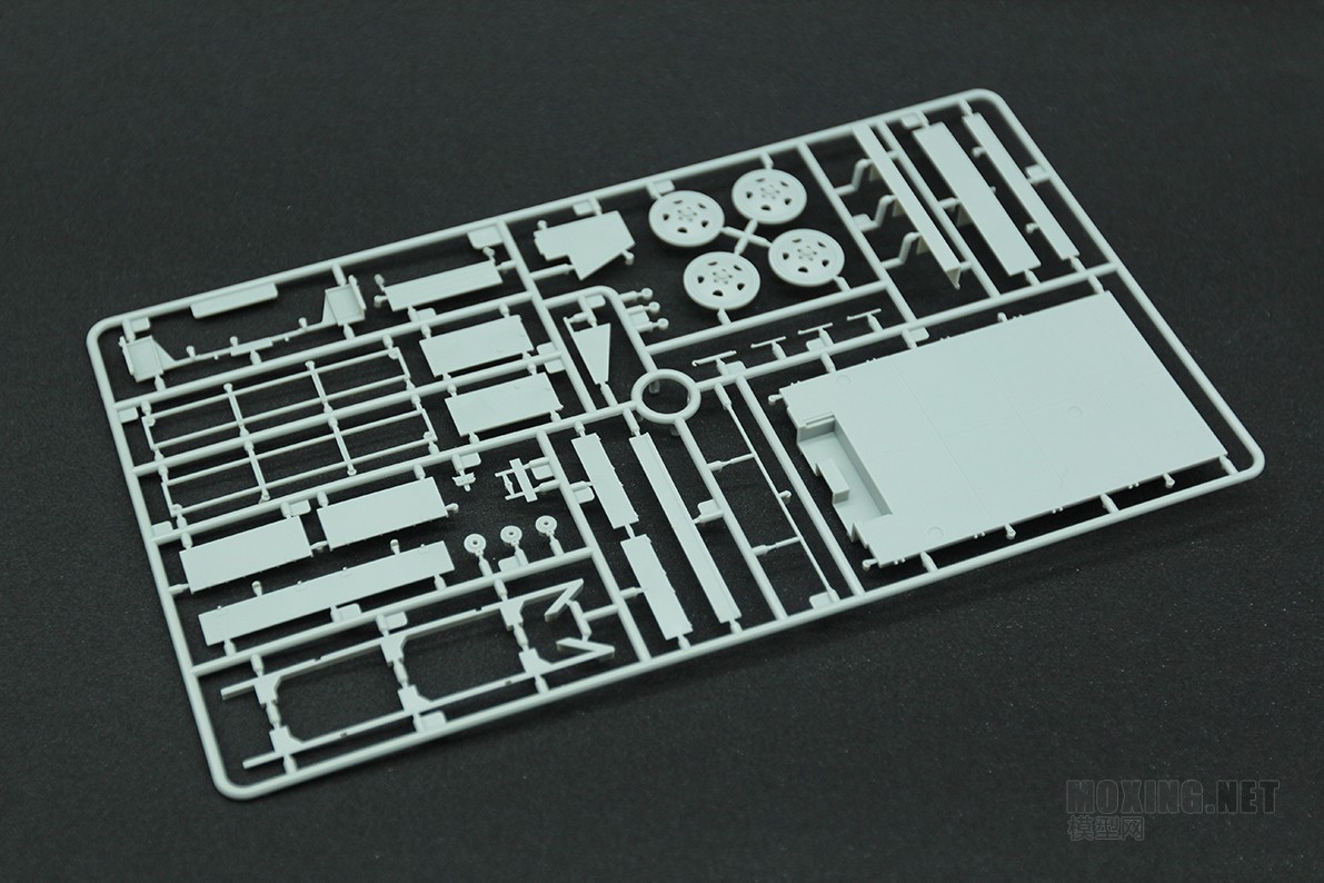 [模型网评测]威骏-1/35德军SWS供弹车及装甲货运车(二合一)(CB35214)-简介与开盒 - 第1张  | 制作坦克模型记录
