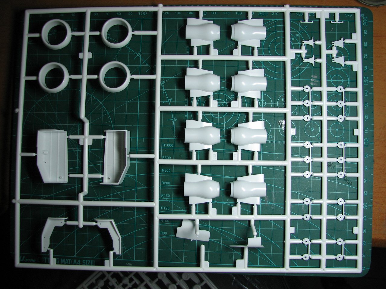 [开盒评测]威望-1/144空中客车A380客机(内构版04259)-封绘及总览 - 第2张  | 制作坦克模型记录