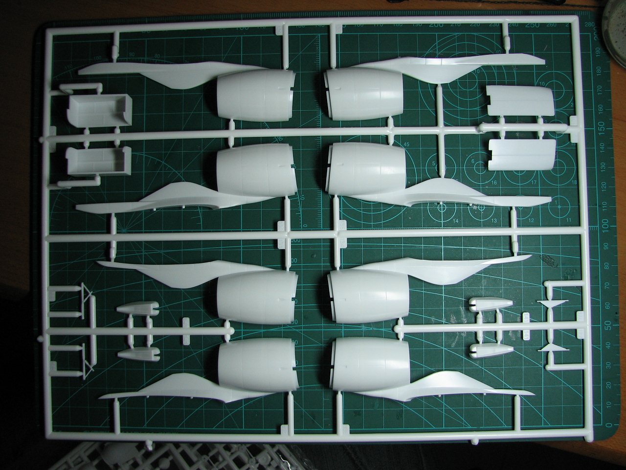 [开盒评测]威望-1/144空中客车A380客机(内构版04259)-封绘及总览 - 第1张  | 制作坦克模型记录