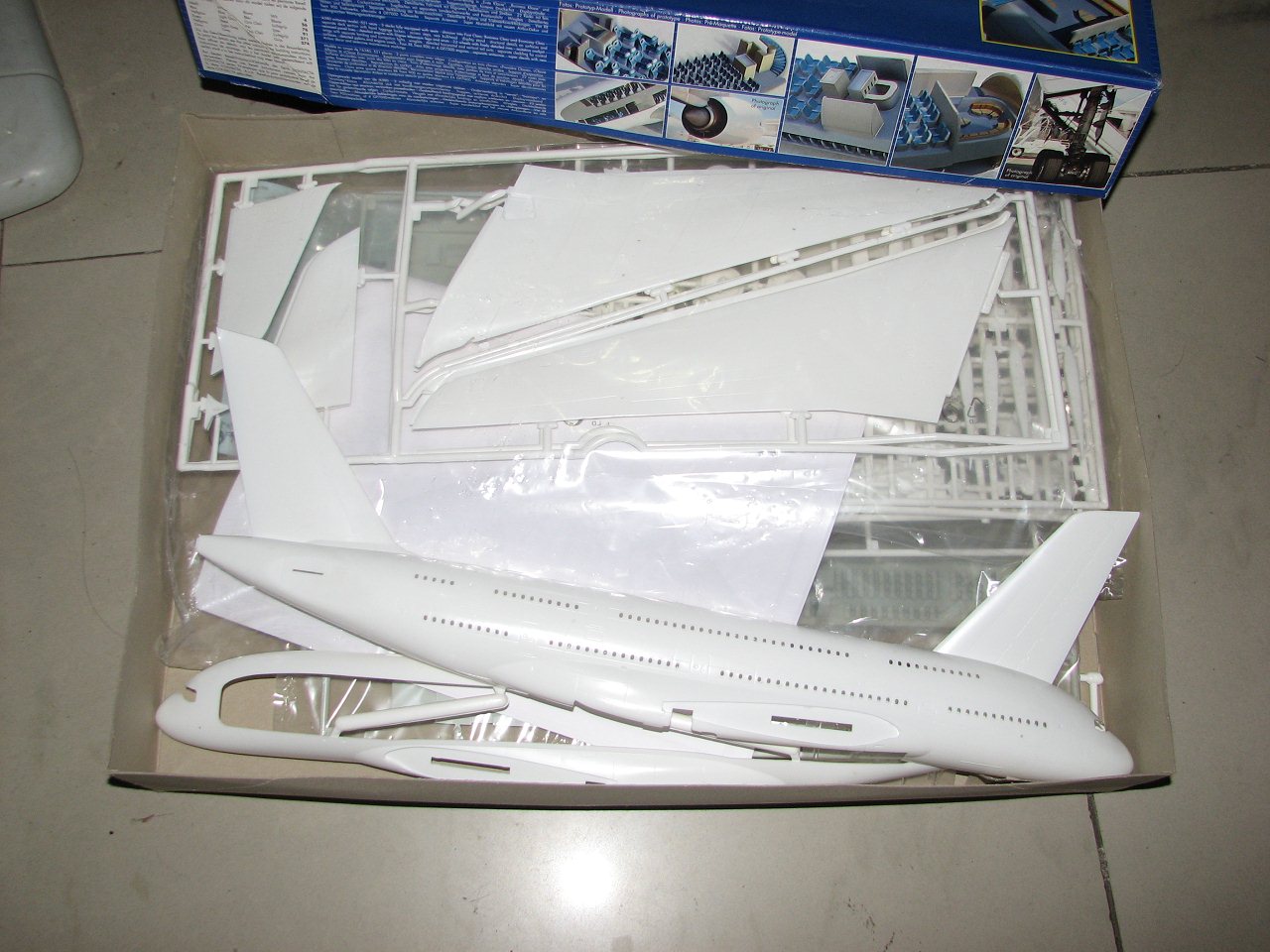 [开盒评测]威望-1/144空中客车A380客机(内构版04259)-封绘及总览 - 第1张  | 制作坦克模型记录