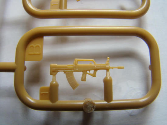 [开盒评测]威骏-1/35中国人民解放军单兵现用轻武器组(AB3537)-封绘 - 第6张  | 制作坦克模型记录
